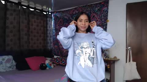 Snapshot of im_moonlight chatting on 18, 9, 2025 Cutie pie online show from 18, 9, 2025