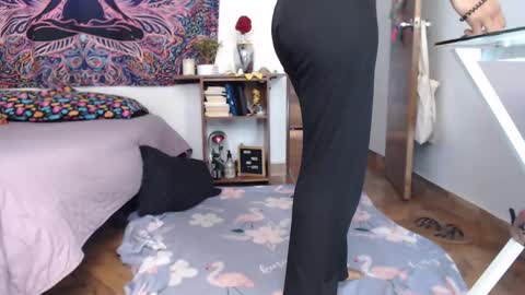 Snapshot of im_moonlight chatting on 21, 10, 2025 Cutie pie online show from 21, 10, 2025