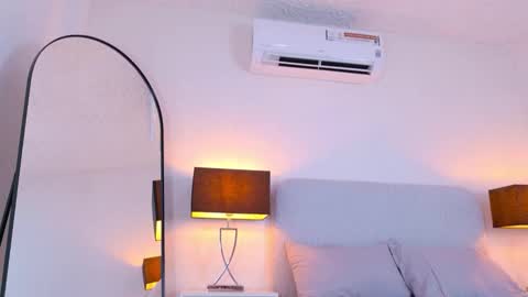 Snapshot of im_nova_w chatting on 27, 11, 2025 nova online show from 27, 11, 2025