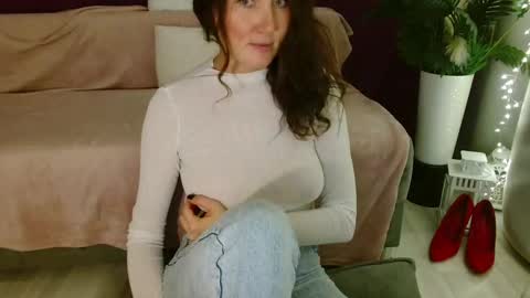 Snapshot of imcarrieberry chatting on 9, 10, 2025 Carrie online show from 9, 10, 2025