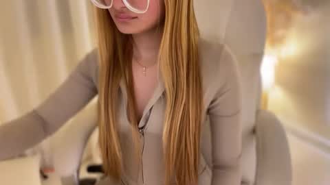 Snapshot of imgabii chatting on 4, 1, 2025 Gabriela online show from 4, 1, 2025