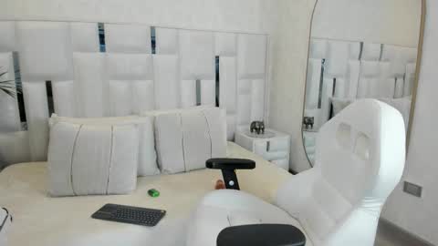 Snapshot of imkrystall chatting on 11, 11, 2025 Krystall online show from 11, 11, 2025