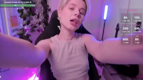 Snapshot of imnotmia chatting on 19, 2, 2025 Mia online show from 19, 2, 2025