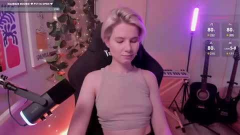 Snapshot of imnotmia chatting on 8, 3, 2025 Mia online show from 8, 3, 2025