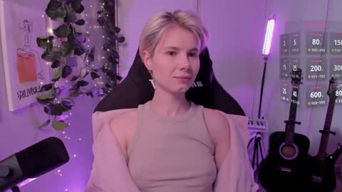 Snapshot of imnotmia chatting on 9, 3, 2025 Mia online show from 9, 3, 2025