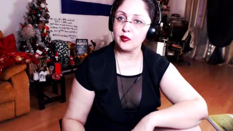 Snapshot of imperatrizasado chatting on 2, 1, 2025 Empress online show from 2, 1, 2025