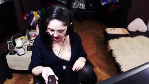 Empress online show from 22, 12, 2025