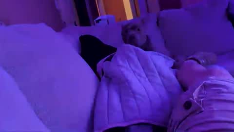 imstilljustyourmomsbf online show from 6, 4, 2026