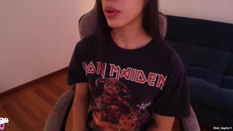 Snapshot of imtaylor__ chatting on 17, 10, 2025 TAYLOR online show from 17, 10, 2025