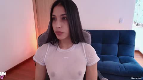 Snapshot of imtaylor__ chatting on 25, 11, 2025 TAYLOR online show from 25, 11, 2025