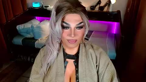 QUEEN MADI  online show from 3, 7, 2026
