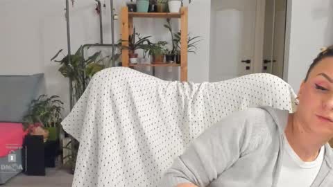 Snapshot of inakush chatting on 4, 3, 2025 Ina Kush online show from 4, 3, 2025