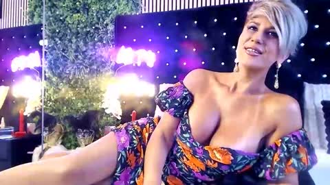 Snapshot of inanna_ishtar1 chatting on 1, 10, 2025 inanna_ishtar1 online show from 1, 10, 2025