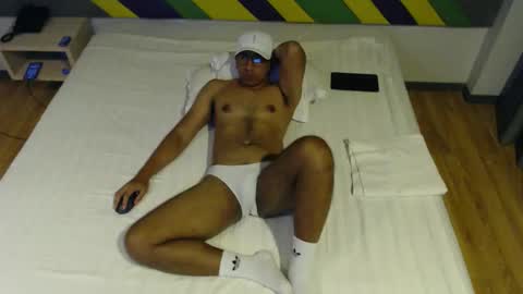 Snapshot of incrediballz chatting on 27, 9, 2025 incrediballz online show from 27, 9, 2025