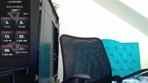 incubus_couple1 online show from 25, 2, 2025