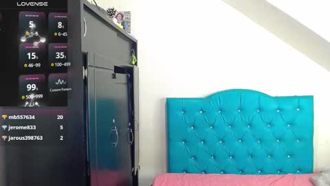 incubus_couple1 online show from 9, 3, 2025