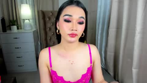 Snapshot of indestructabletrixie chatting on 19, 12, 2024 indestructabletrixie online show from 19, 12, 2024
