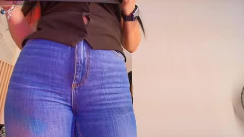 Snapshot of indi_catalina chatting on 12, 9, 2025 Indi Catalina online show from 12, 9, 2025