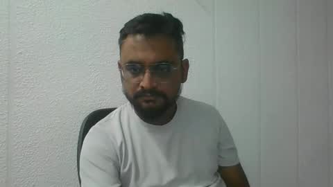 Snapshot of indian1433 chatting on 27, 11, 2025 indian1433 online show from 27, 11, 2025