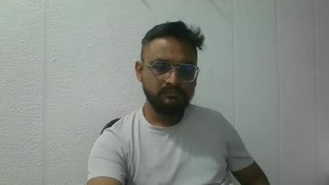 Snapshot of indian1433 chatting on 15, 12, 2025 indian1433 online show from 15, 12, 2025