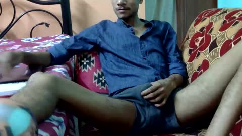 Snapshot of indian_bengali_boy chatting on 25, 10, 2025 Suman Leo online show from 25, 10, 2025