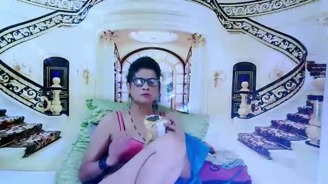 Snapshot of indianallure chatting on 28, 12, 2024 Femiez online show from 28, 12, 2024