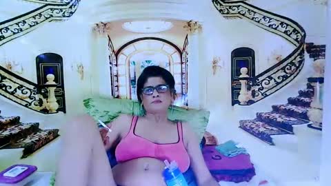 Snapshot of indianallure chatting on 28, 12, 2024 Femiez online show from 28, 12, 2024