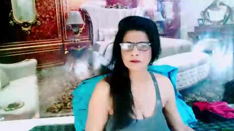 Snapshot of indianallure chatting on 6, 1, 2025 Femiez online show from 6, 1, 2025