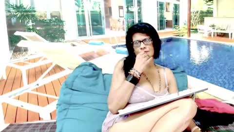 Snapshot of indianallure chatting on 25, 1, 2025 Femiez online show from 25, 1, 2025