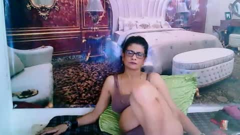 Snapshot of indianallure chatting on 31, 1, 2025 Femiez online show from 31, 1, 2025