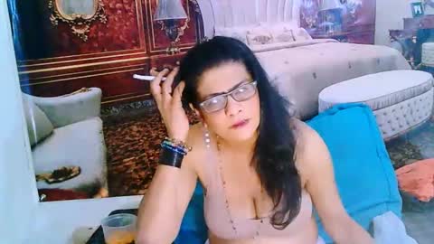 Snapshot of indianallure chatting on 1, 2, 2025 Femiez online show from 1, 2, 2025