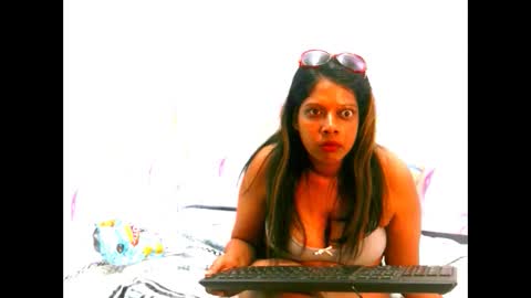 Snapshot of indianfoxy694u chatting on 28, 11, 2025 Aisha online show from 28, 11, 2025