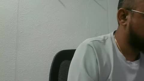 Snapshot of indianlover1433 chatting on 22, 9, 2025 Indian lover online show from 22, 9, 2025