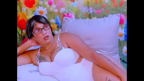 Snapshot of indianroxy07 chatting on 14, 10, 2025 roxy online show from 14, 10, 2025