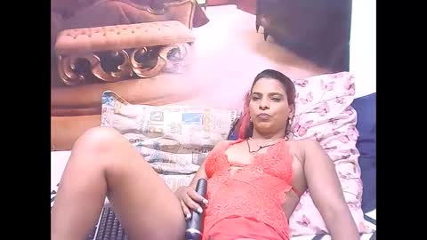 indiansexyass4u2luv online show from 18, 2, 2025