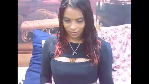 indiansexyass4u2luv online show from 24, 2, 2025