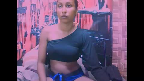 indiansexybutt4u2luv online show from 11, 1, 2026