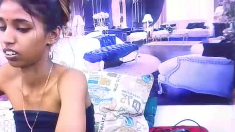 indiansexyslender4u2luv online show from 21, 11, 2025