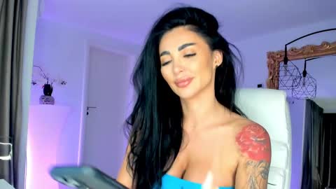 Hellen online show from 25, 2, 2025