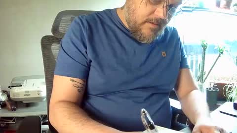 Snapshot of indigolvr chatting on 22, 4, 2026 BroLOU online show from 22, 4, 2026