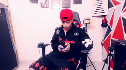 Snapshot of indomitablebeast chatting on 16, 12, 2025 matias online show from 16, 12, 2025