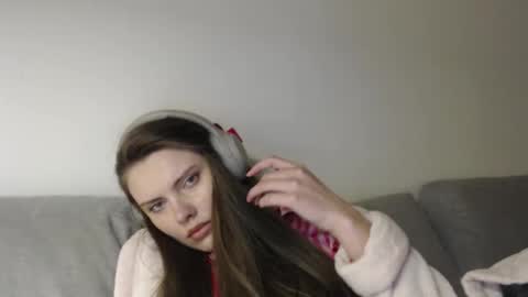 Sweet girl online show from 4, 2, 2026