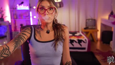 Snapshot of informal_ chatting on 10, 10, 2025 MAL --- online show from 10, 10, 2025