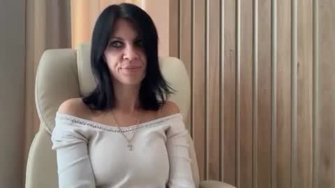 Snapshot of injaathome chatting on 14, 9, 2025 InjaAtHome online show from 14, 9, 2025