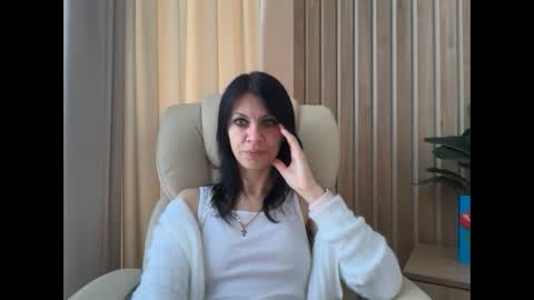 Snapshot of injaathome chatting on 22, 4, 2026 InjaAtHome online show from 22, 4, 2026