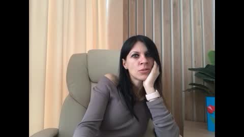Snapshot of injaathome chatting on 25, 4, 2026 InjaAtHome online show from 25, 4, 2026