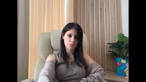 Snapshot of injaathome chatting on 28, 4, 2026 InjaAtHome online show from 28, 4, 2026
