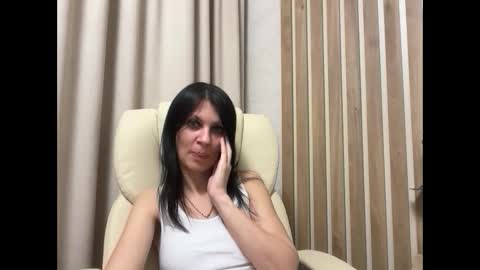 Snapshot of injaathome chatting on 4, 5, 2026 InjaAtHome online show from 4, 5, 2026