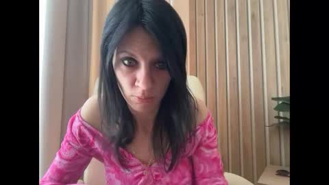 Snapshot of injaathome chatting on 12, 5, 2026 InjaAtHome online show from 12, 5, 2026