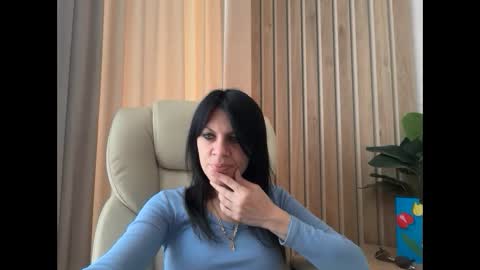 Snapshot of injaathome chatting on 13, 5, 2026 InjaAtHome online show from 13, 5, 2026